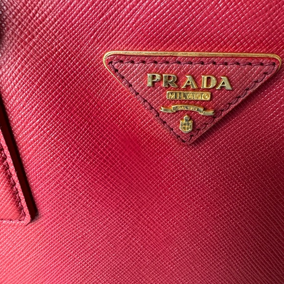 Prada Galleria Saffiano Tote - Picture 4 of 17